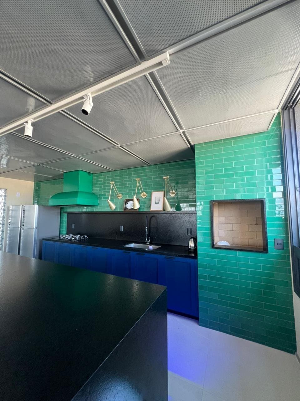 Apartamento de 3 quartos com 3 suítes e 105 m² em Bal. Camboriú