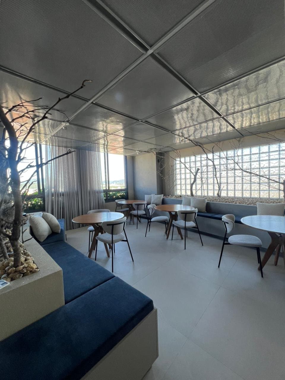 Apartamento de 3 quartos com 3 suítes e 105 m² em Bal. Camboriú