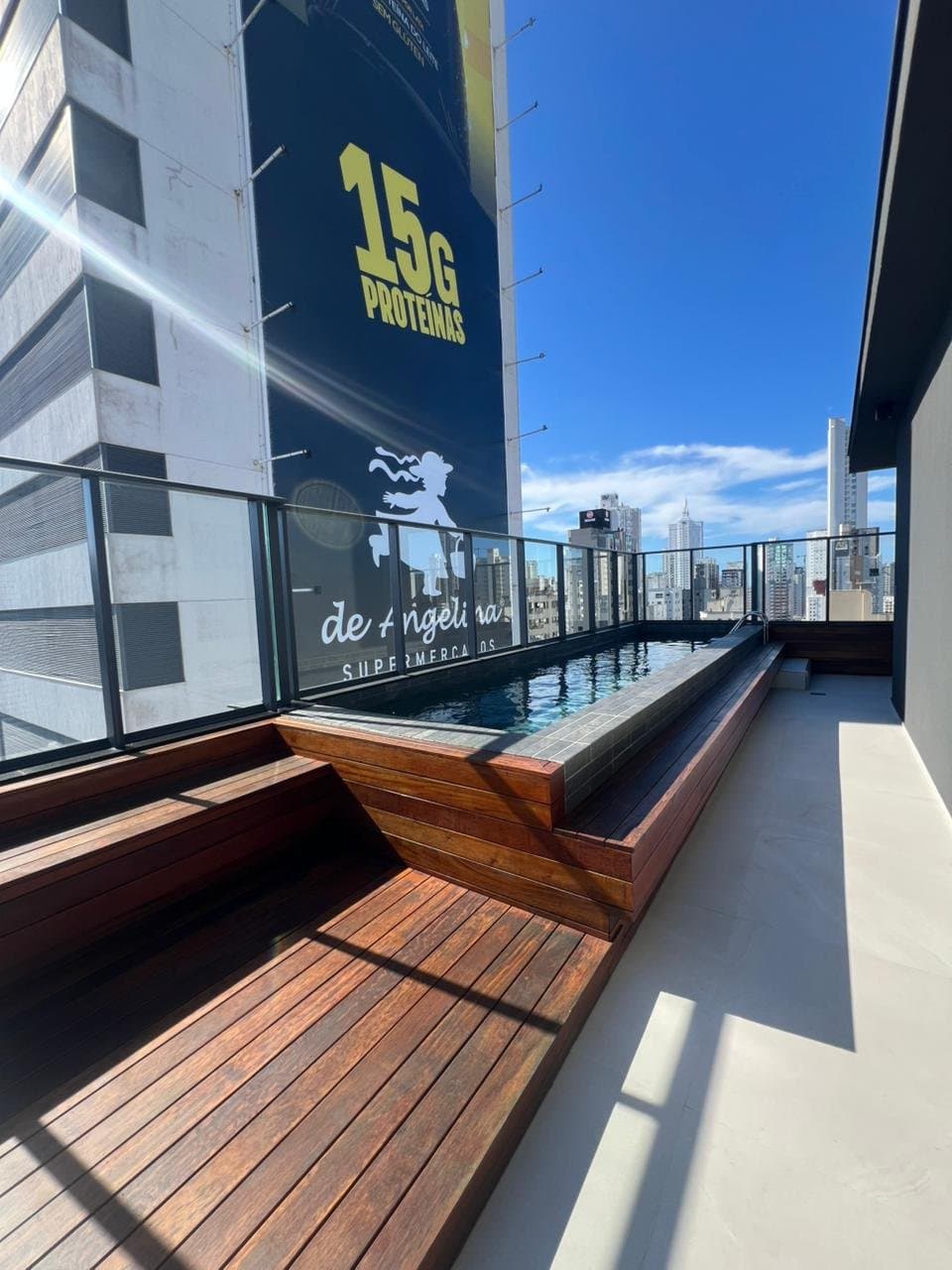Apartamento de 3 quartos com 3 suítes e 105 m² em Bal. Camboriú