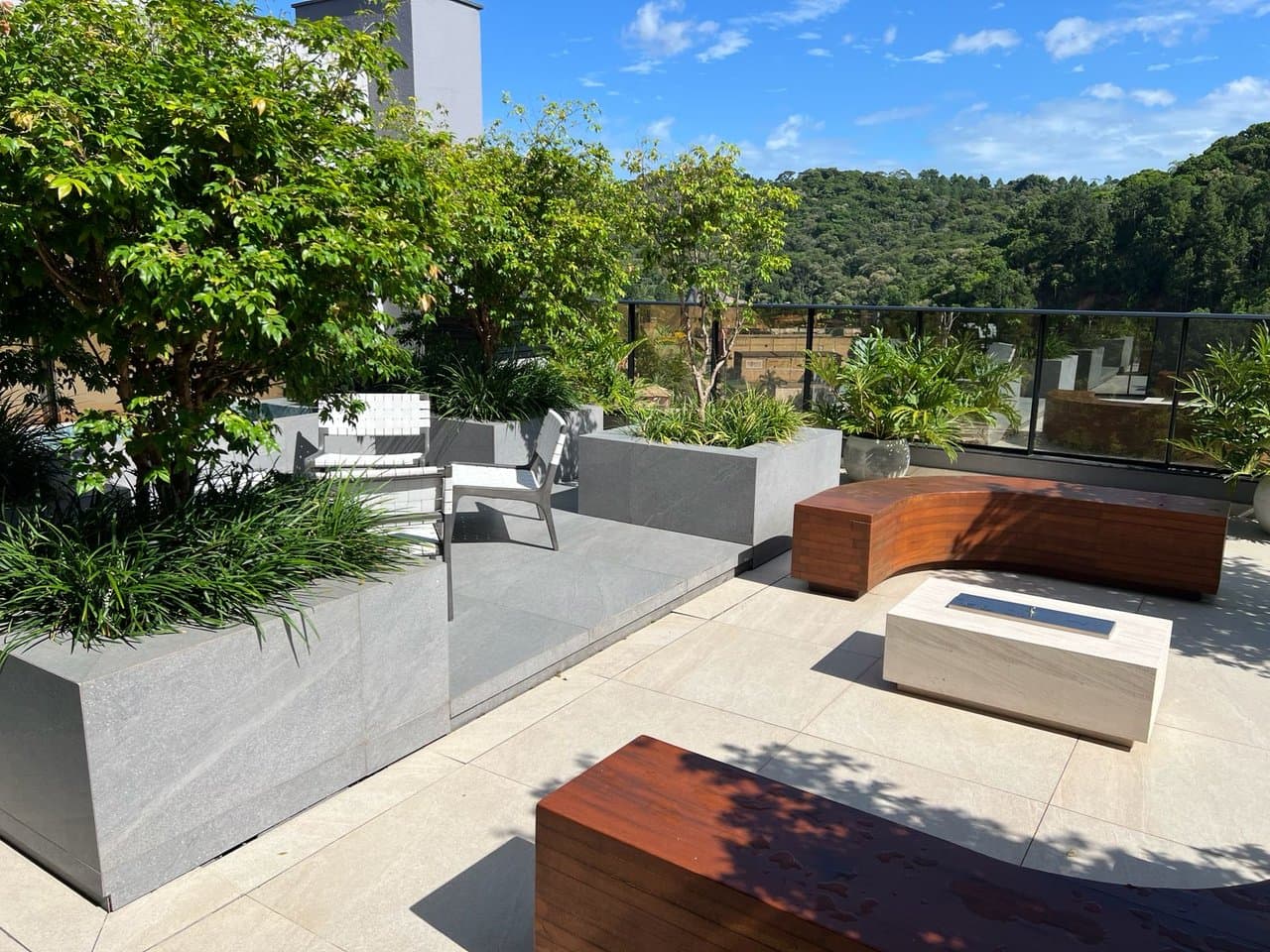 Apartamento de 2 quartos com 2 suítes e 84 m² em Bal. Camboriú