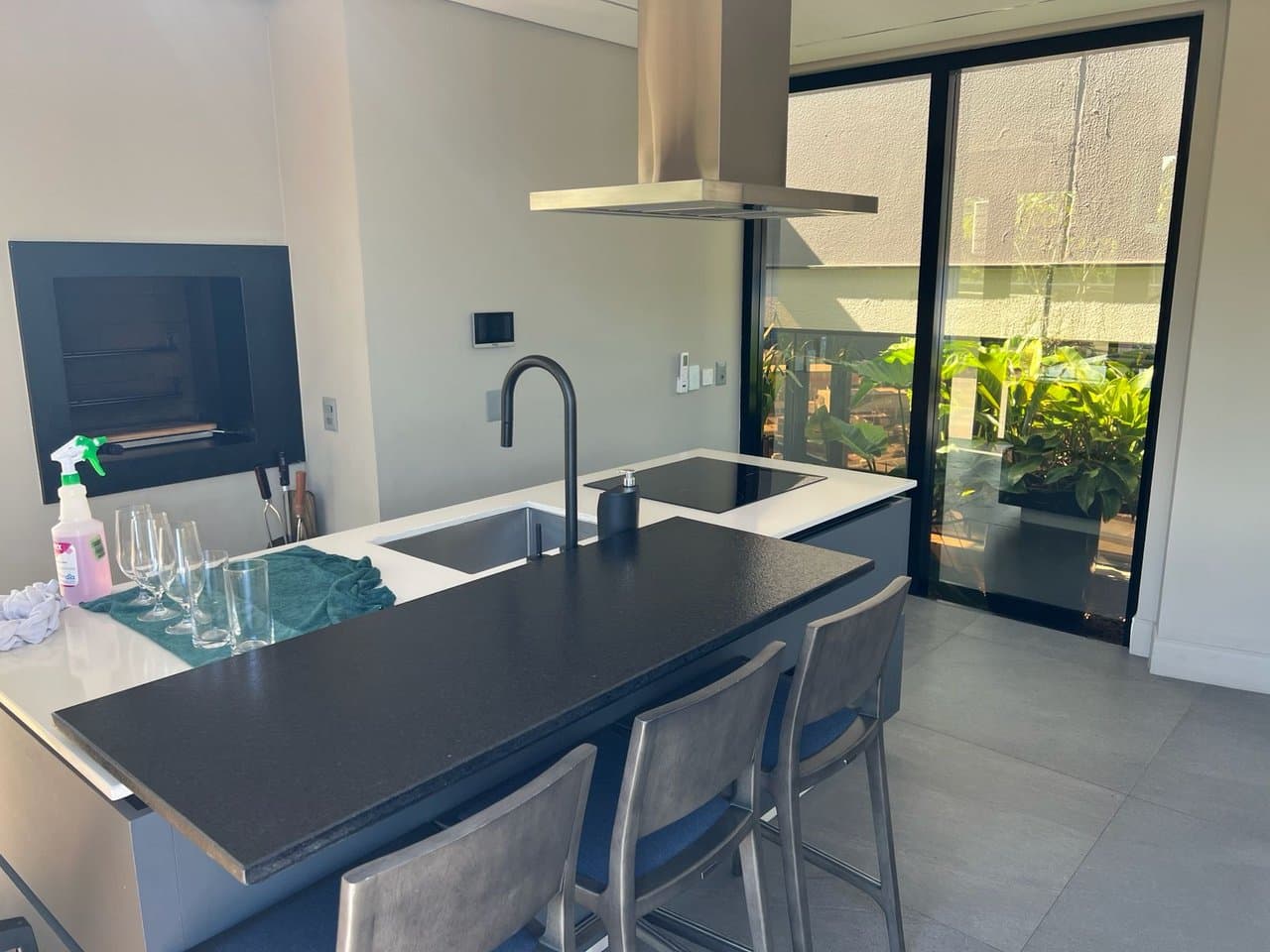 Apartamento de 2 quartos com 2 suítes e 84 m² em Bal. Camboriú