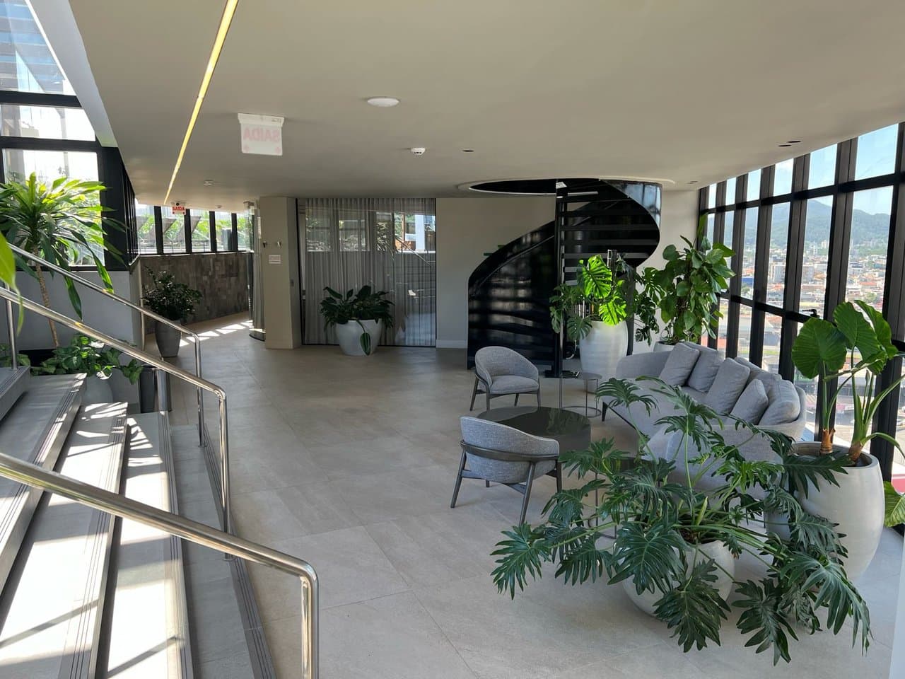 Apartamento de 2 quartos com 2 suítes e 84 m² em Bal. Camboriú