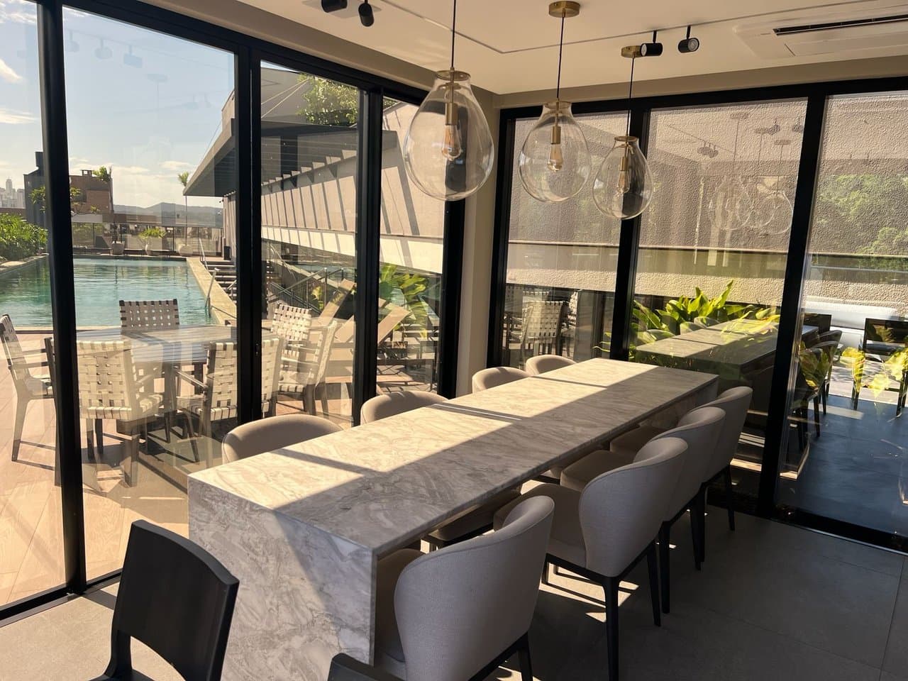 Apartamento de 2 quartos com 2 suítes e 84 m² em Bal. Camboriú