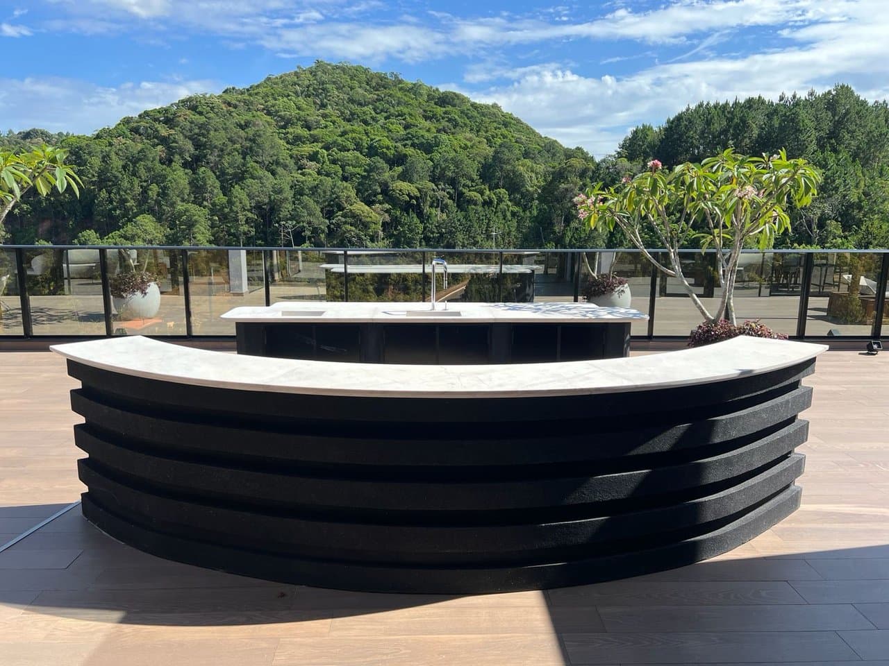 Apartamento de 2 quartos com 2 suítes e 84 m² em Bal. Camboriú