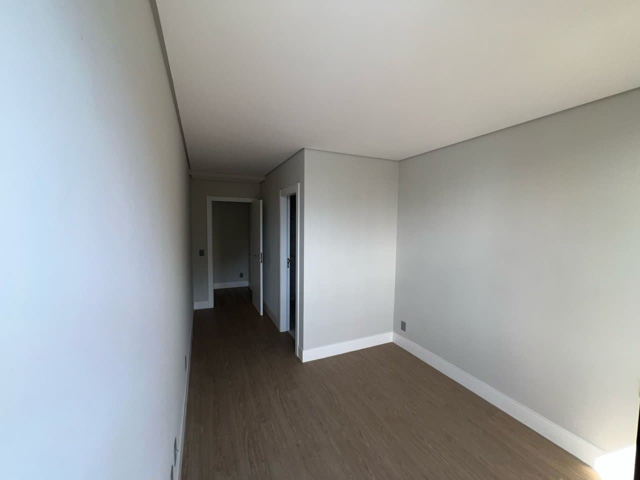 Apartamento de 2 quartos com 2 suítes e 84 m² em Bal. Camboriú