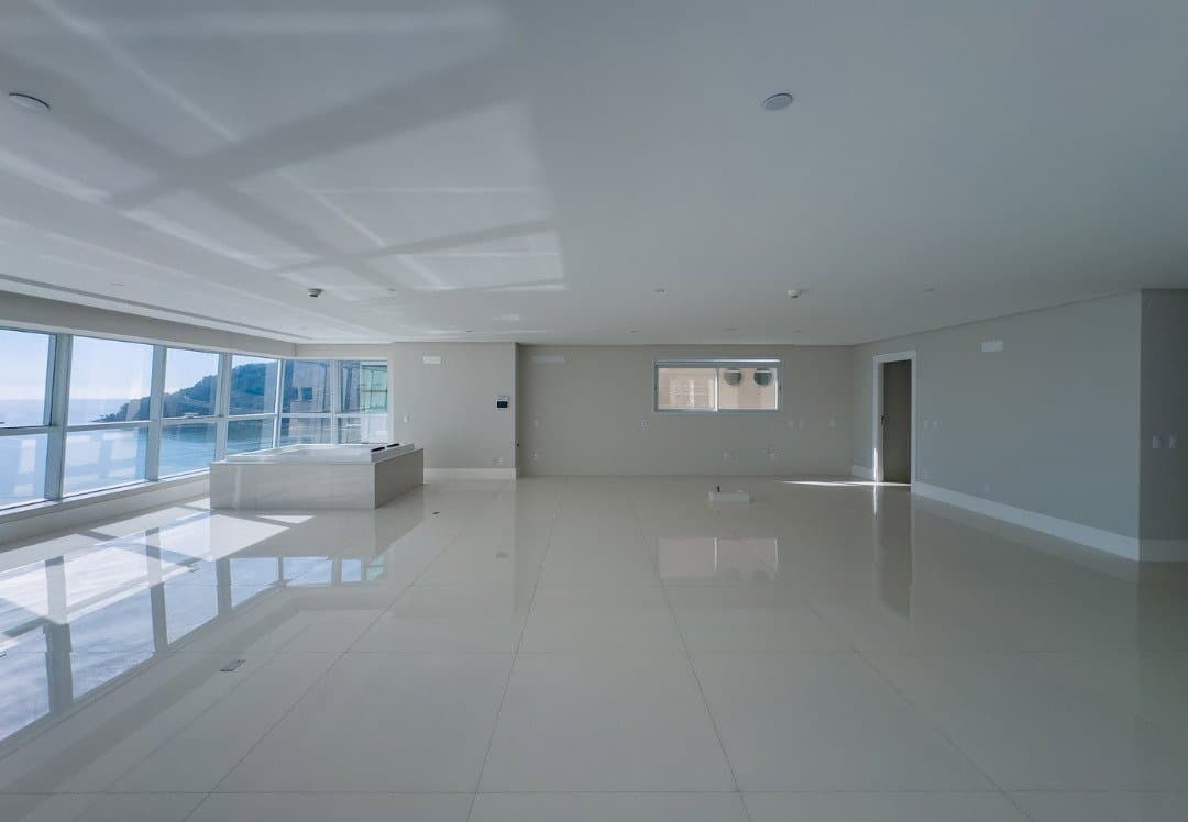 Apartamento de 5 quartos com 5 suítes e 322 m² em Bal. Camboriú