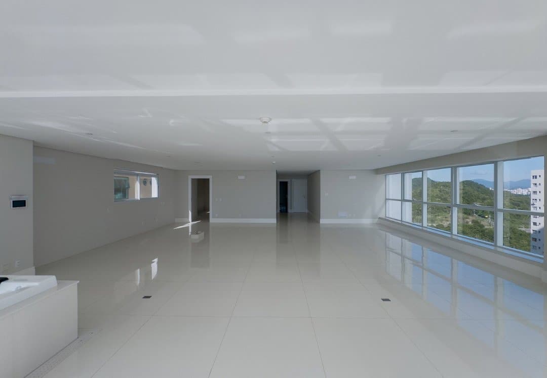 Apartamento de 5 quartos com 5 suítes e 322 m² em Bal. Camboriú