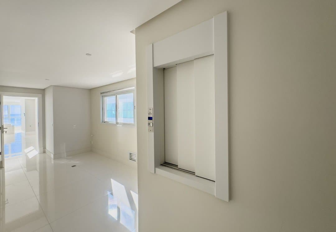 Apartamento de 5 quartos com 5 suítes e 322 m² em Bal. Camboriú