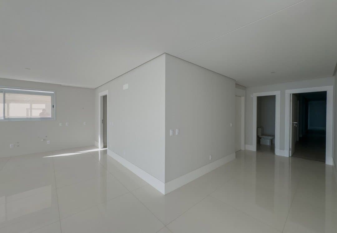 Apartamento de 5 quartos com 5 suítes e 322 m² em Bal. Camboriú