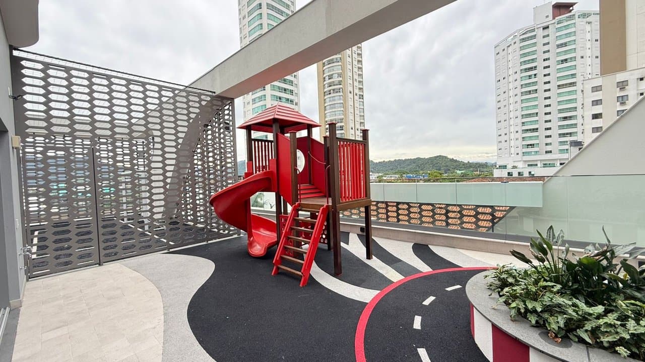 Apartamento de 4 quartos com 4 suítes e 194 m² em Bal. Camboriú