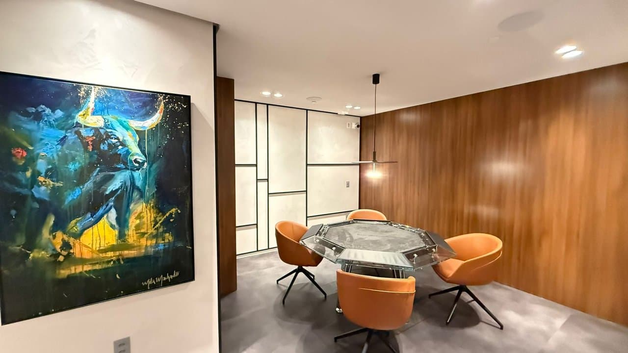 Apartamento de 4 quartos com 4 suítes e 194 m² em Bal. Camboriú