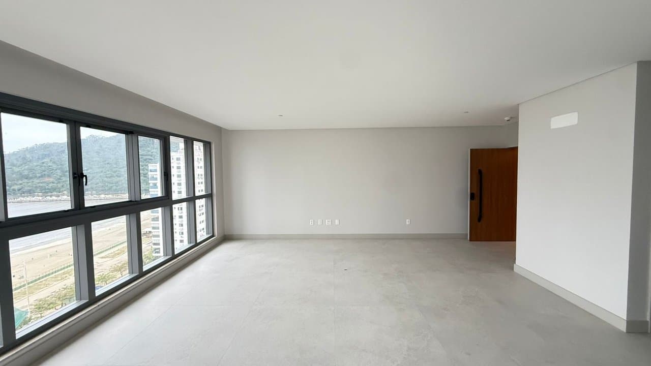 Apartamento de 4 quartos com 4 suítes e 194 m² em Bal. Camboriú