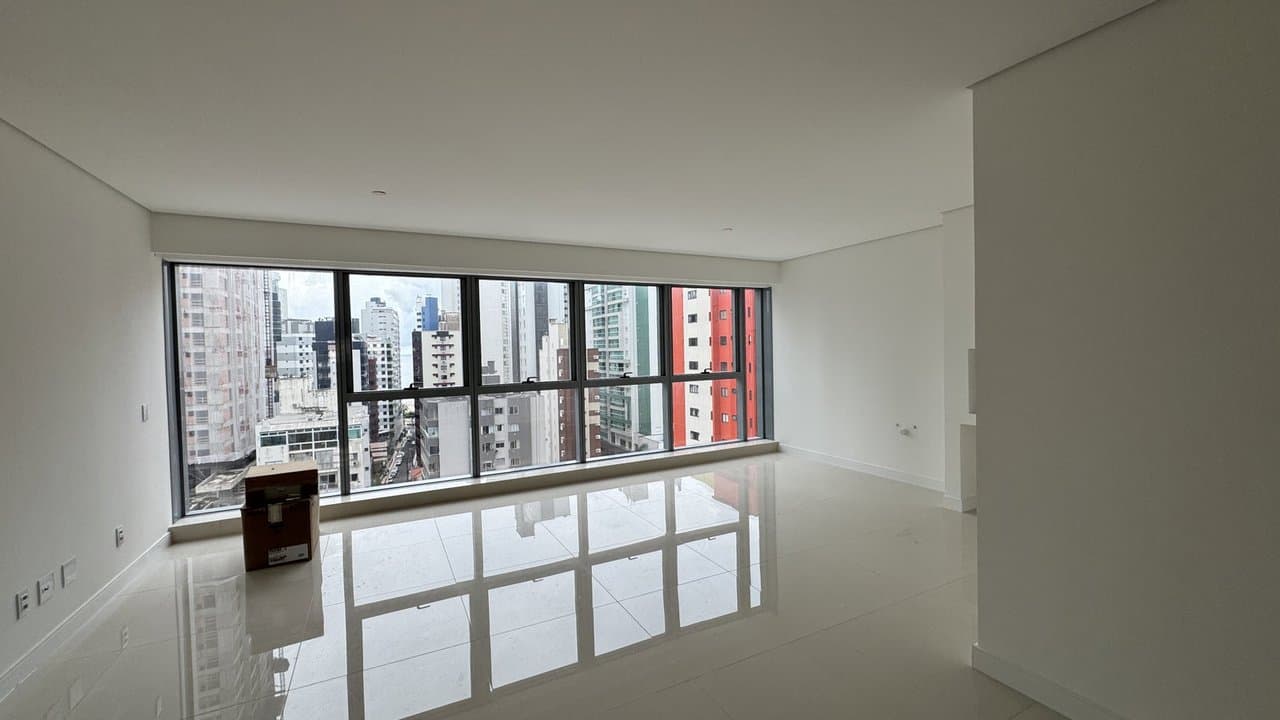 Apartamento de 4 quartos com 4 suítes e 165 m² em Bal. Camboriú