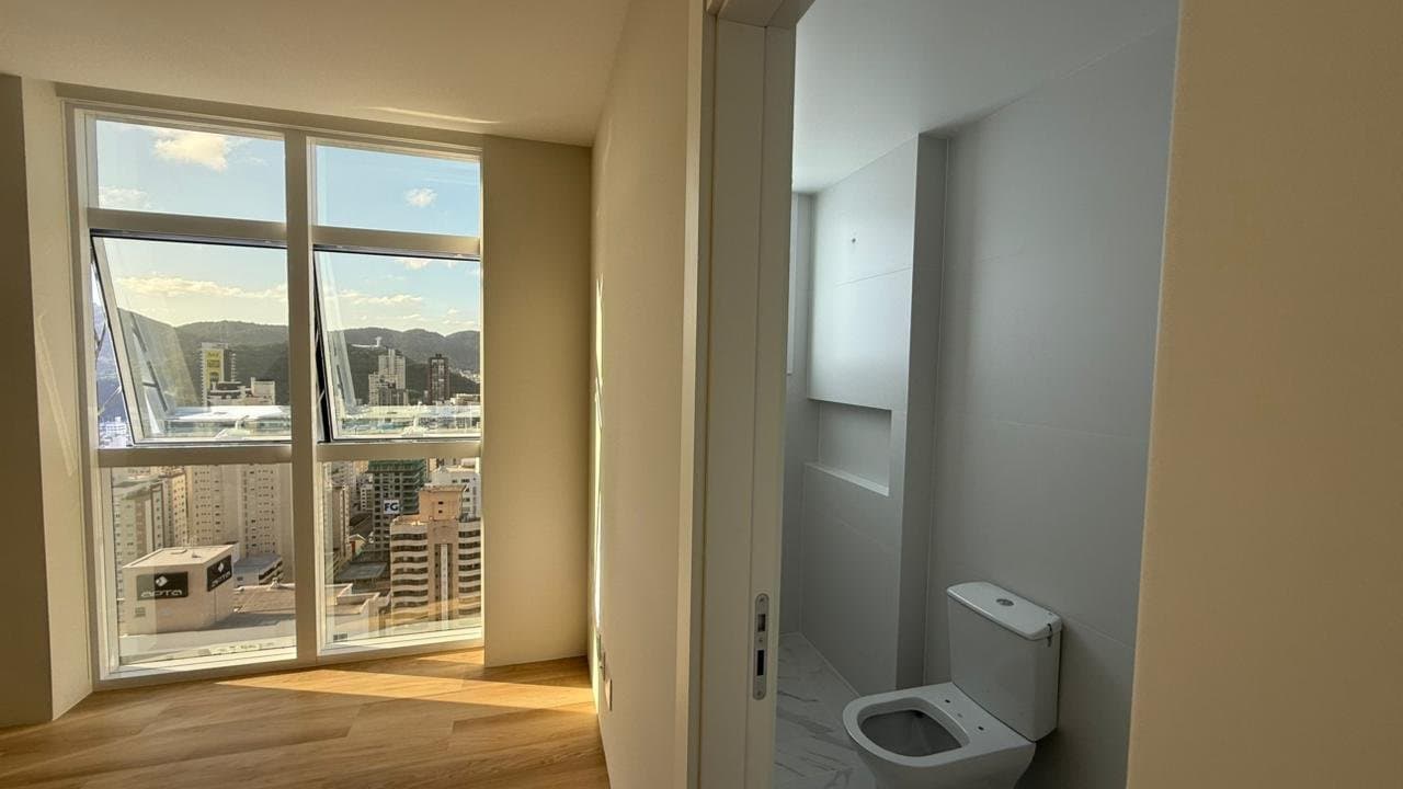 Apartamento de 3 quartos com 3 suítes e 126 m² em Bal. Camboriú