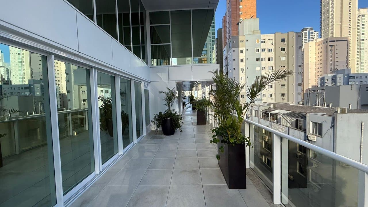 Apartamento de 3 quartos com 3 suítes e 126 m² em Bal. Camboriú