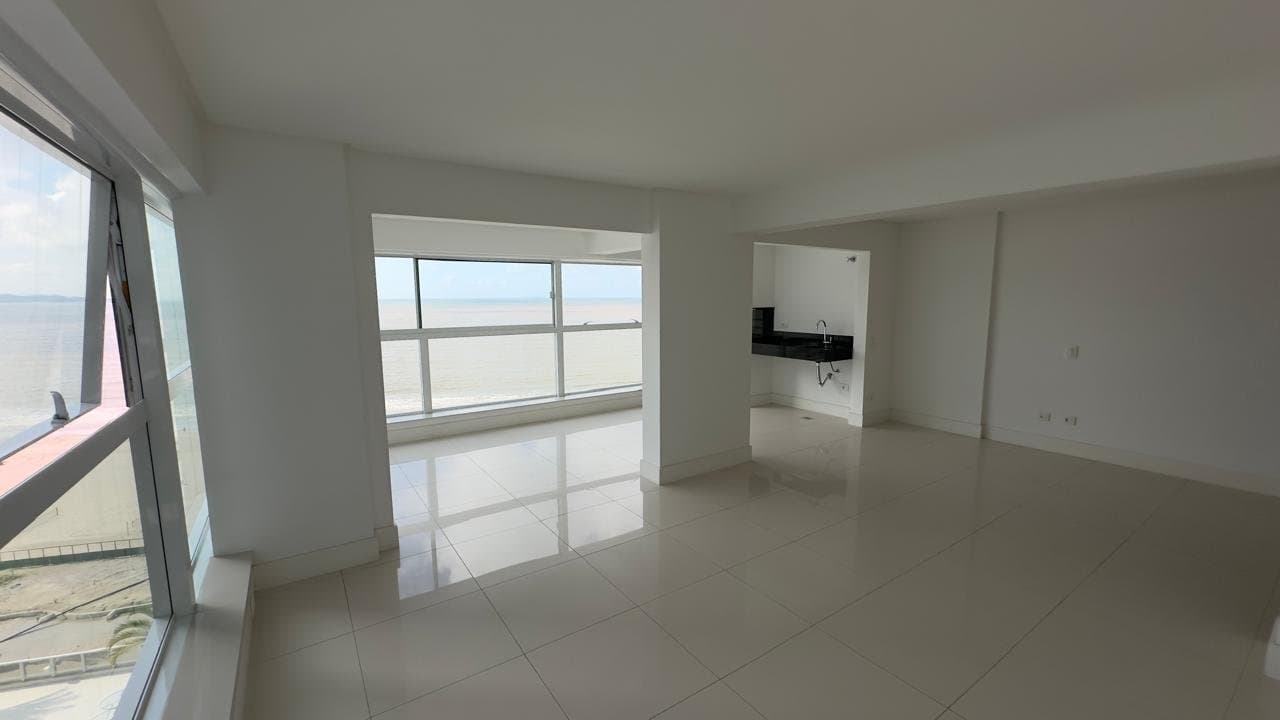 Apartamento de 3 quartos com 3 suítes e 148 m² em Bal. Camboriú