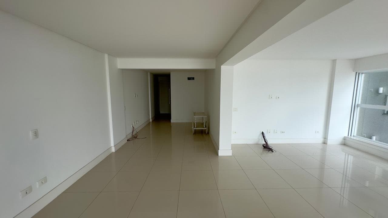 Apartamento de 3 quartos com 3 suítes e 148 m² em Bal. Camboriú
