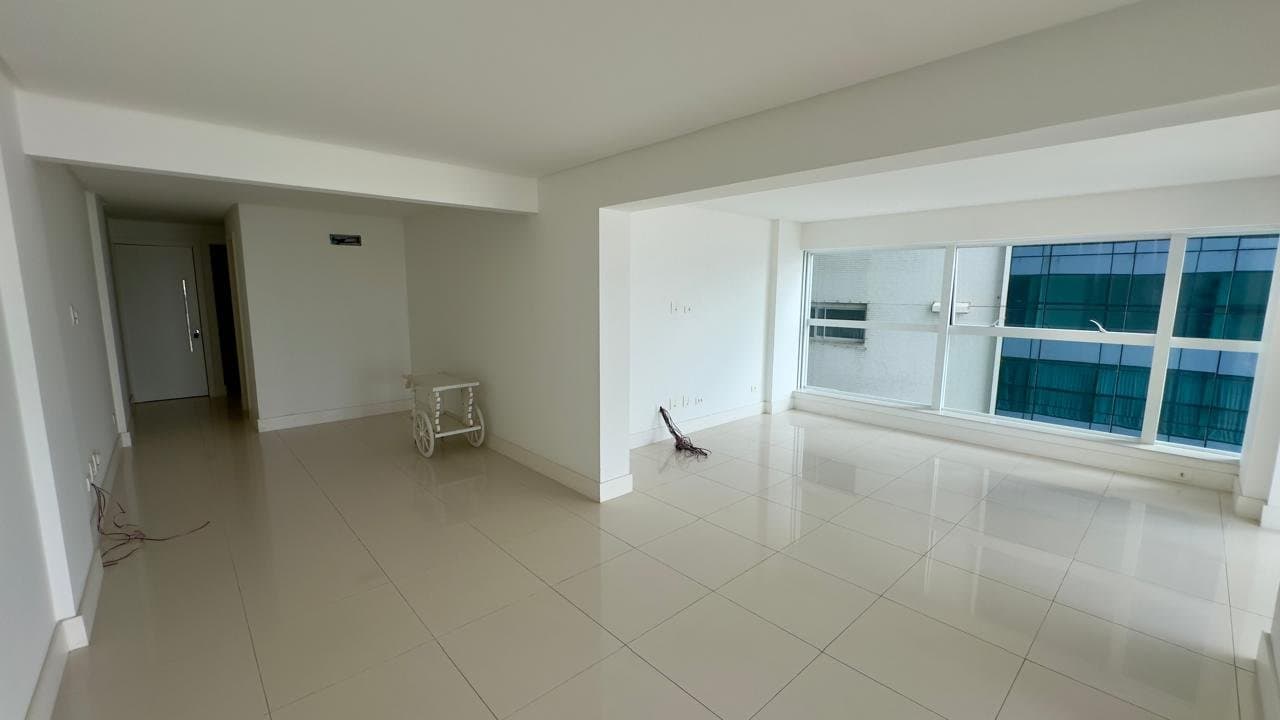 Apartamento de 3 quartos com 3 suítes e 148 m² em Bal. Camboriú