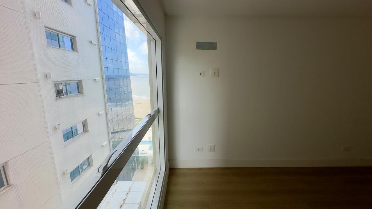 Apartamento de 3 quartos com 3 suítes e 148 m² em Bal. Camboriú