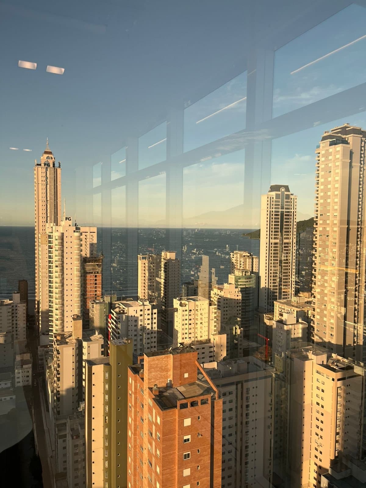 Apartamento de 3 quartos com 3 suítes e 125 m² em Bal. Camboriú