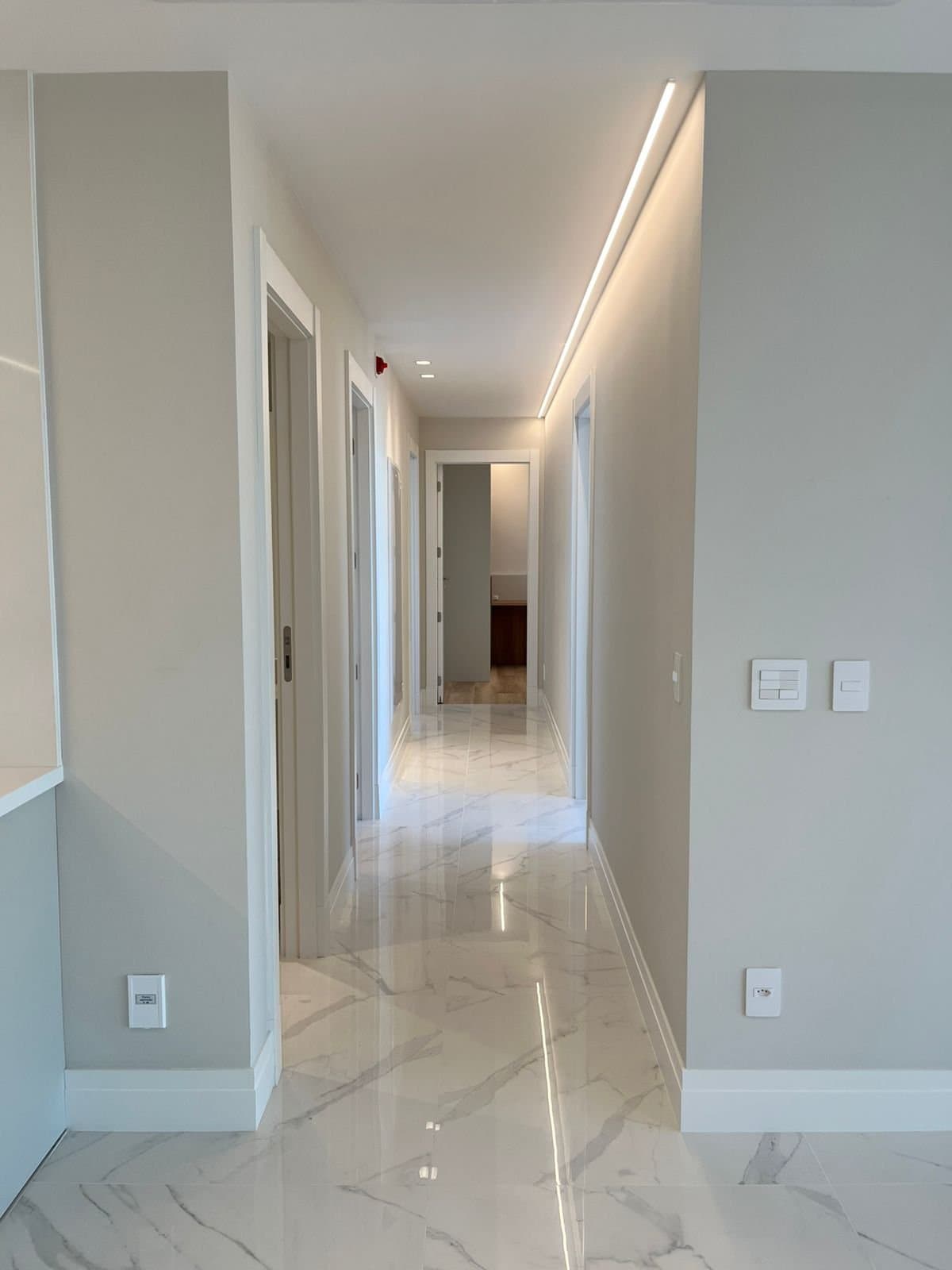 Apartamento de 3 quartos com 3 suítes e 125 m² em Bal. Camboriú
