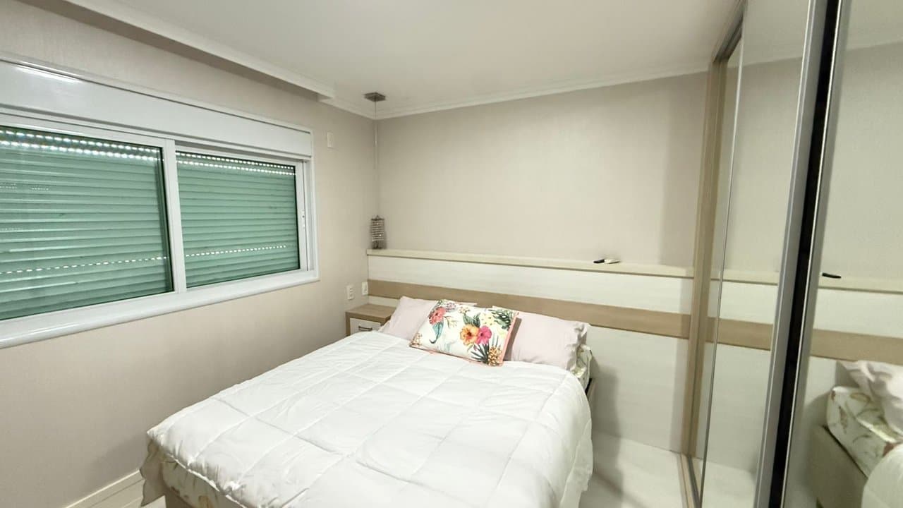 Apartamento de 4 quartos com 3 suítes e 198 m² em Bal. Camboriú