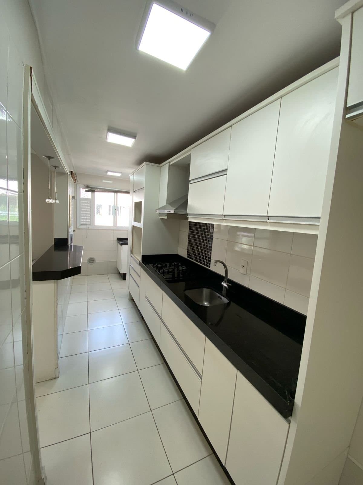 Apartamento de 1 quarto com 1 suíte e 63 m² em Bal. Camboriú