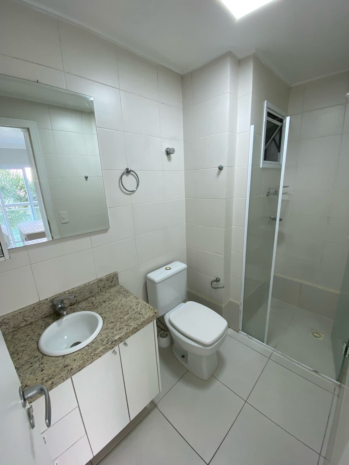 Apartamento de 1 quarto com 1 suíte e 63 m² em Bal. Camboriú