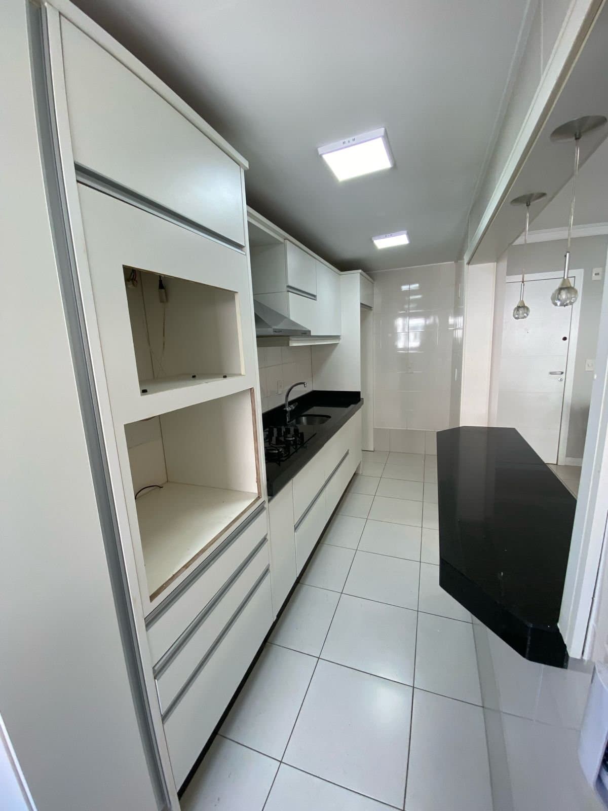 Apartamento de 1 quarto com 1 suíte e 63 m² em Bal. Camboriú