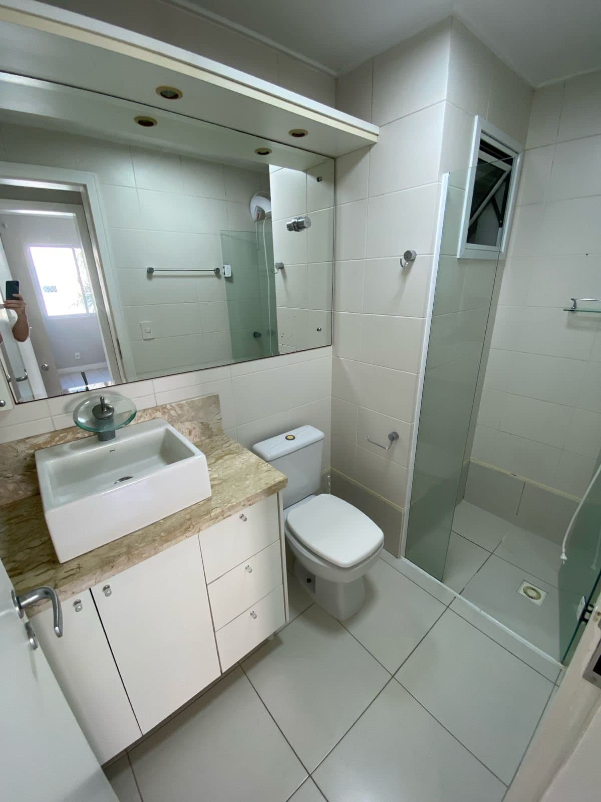Apartamento de 1 quarto com 1 suíte e 63 m² em Bal. Camboriú