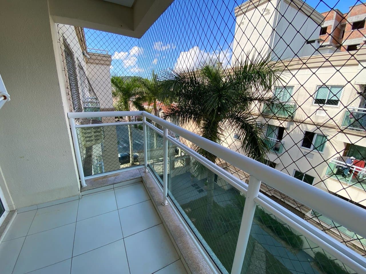 Apartamento de 1 quarto com 1 suíte e 63 m² em Bal. Camboriú