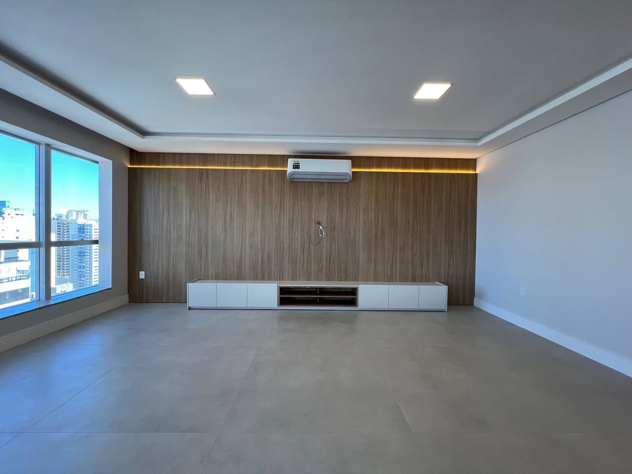 Apartamento de 4 quartos com 4 suítes e 164 m² em Bal. Camboriú