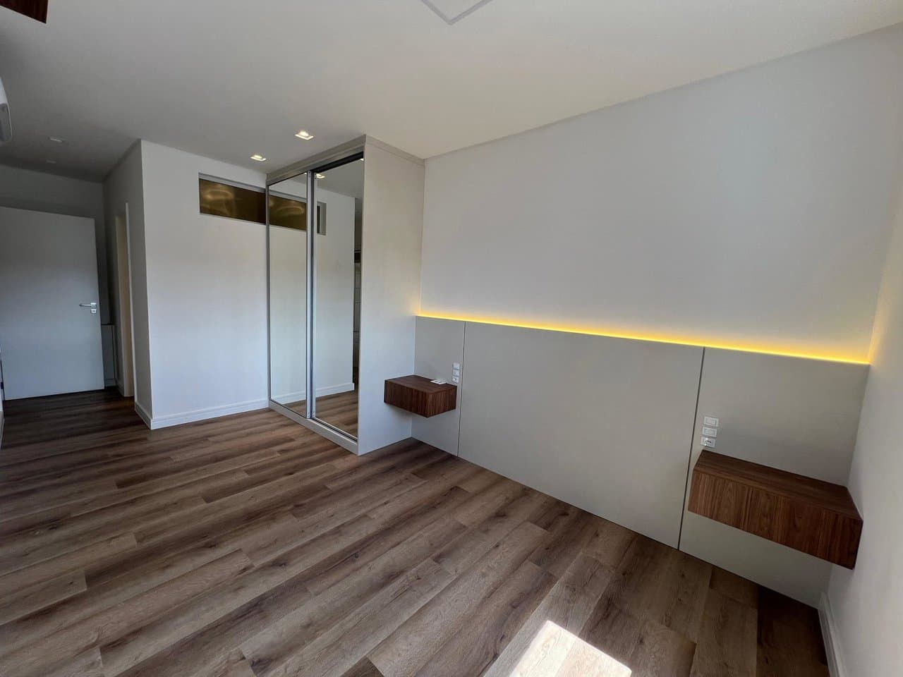 Apartamento de 4 quartos com 4 suítes e 164 m² em Bal. Camboriú