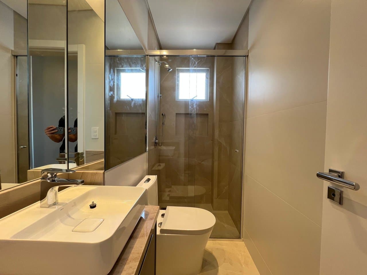 Apartamento de 4 quartos com 4 suítes e 164 m² em Bal. Camboriú