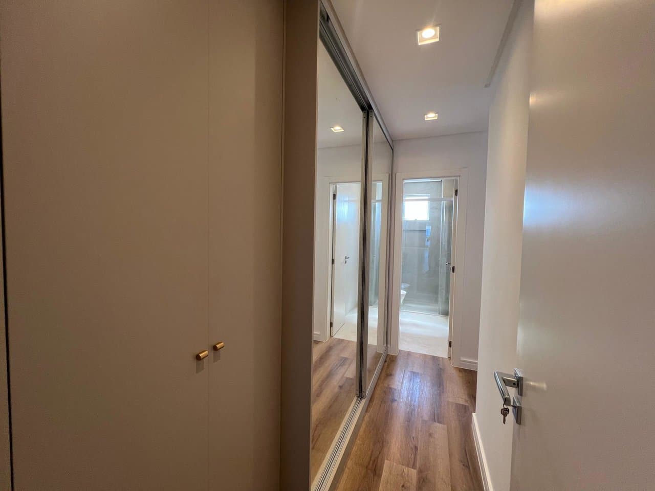 Apartamento de 4 quartos com 4 suítes e 164 m² em Bal. Camboriú