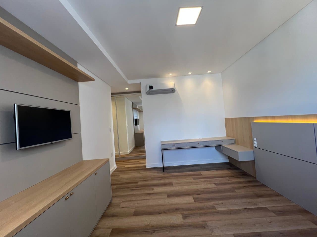 Apartamento de 4 quartos com 4 suítes e 164 m² em Bal. Camboriú