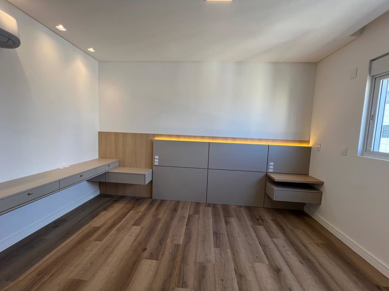 Apartamento de 4 quartos com 4 suítes e 164 m² em Bal. Camboriú