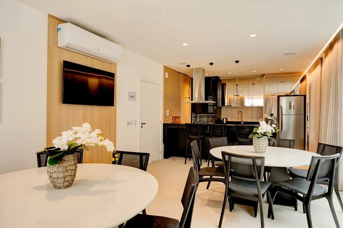Apartamento de 4 quartos com 4 suítes e 142 m² em Bal. Camboriú