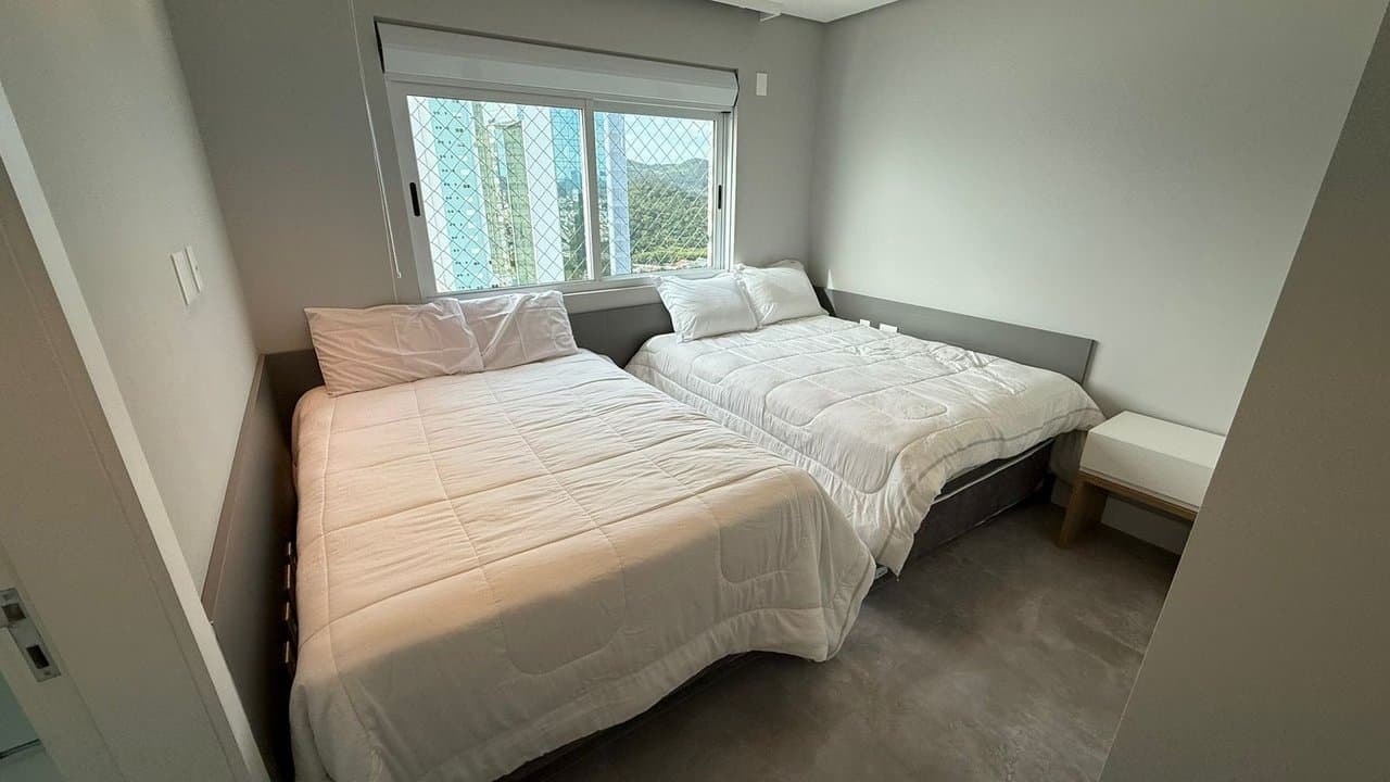 Apartamento de 4 quartos com 4 suítes e 268 m² em Bal. Camboriú