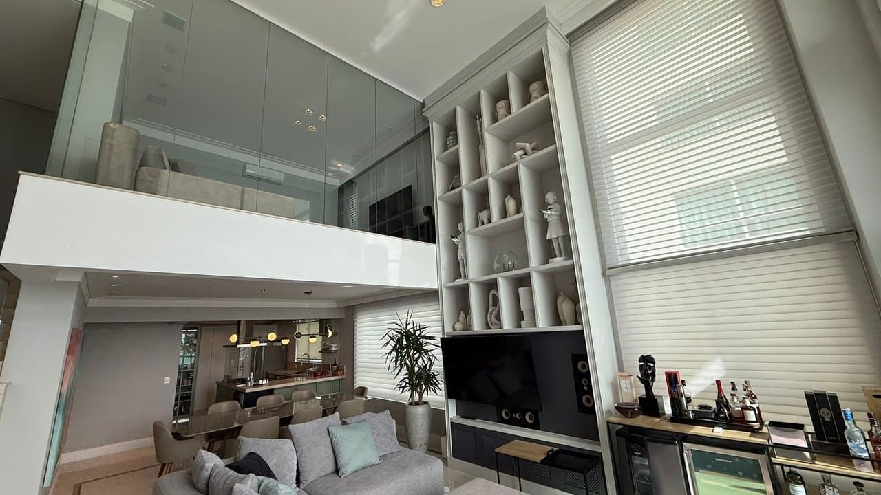 Apartamento de 4 quartos com 4 suítes e 268 m² em Bal. Camboriú