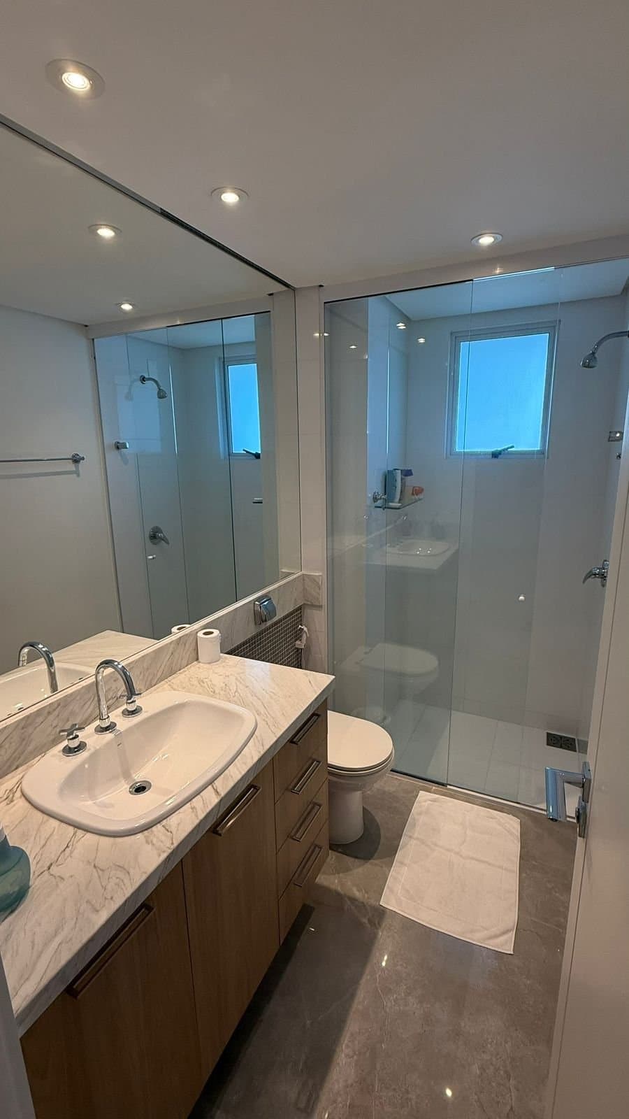 Apartamento de 4 quartos com 4 suítes e 268 m² em Bal. Camboriú