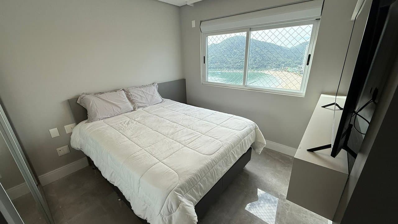 Apartamento de 4 quartos com 4 suítes e 268 m² em Bal. Camboriú