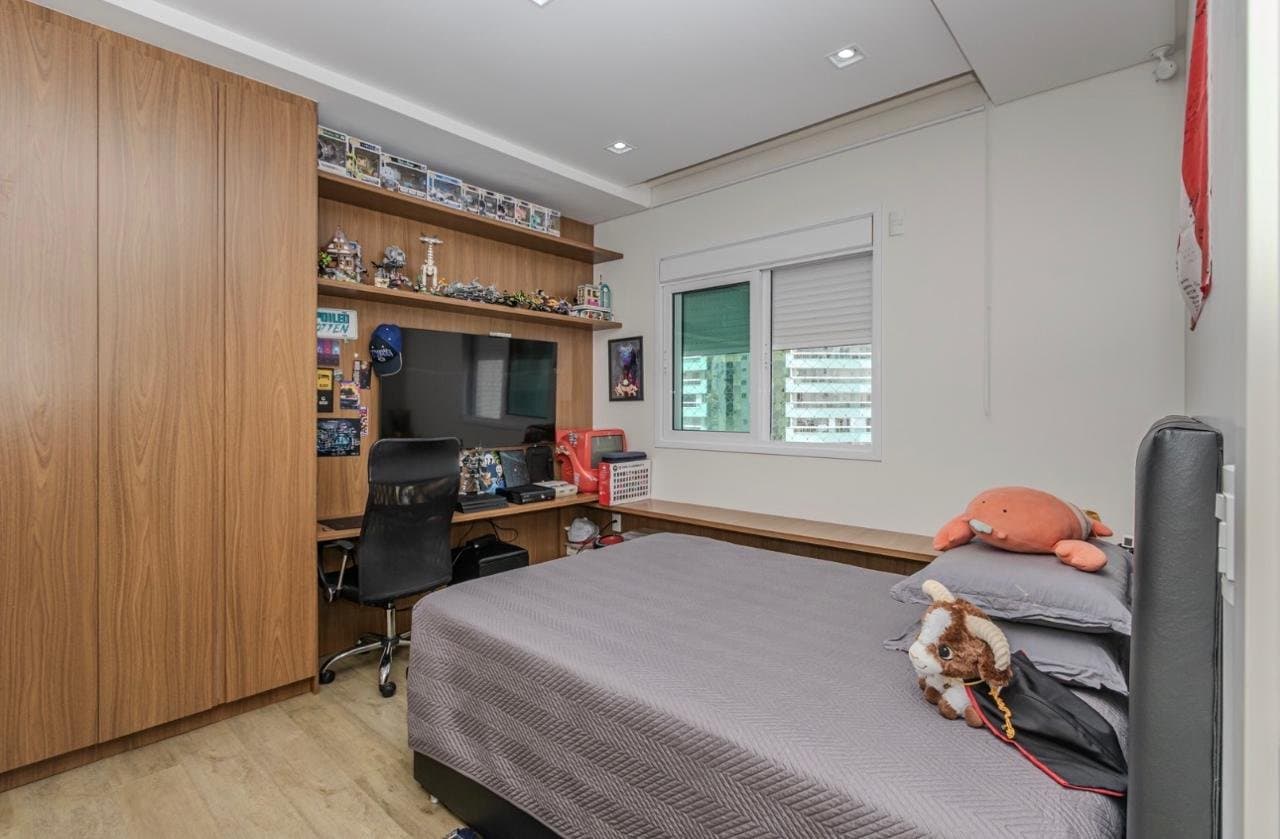 Apartamento de 4 quartos com 4 suítes e 159 m² em Bal. Camboriú