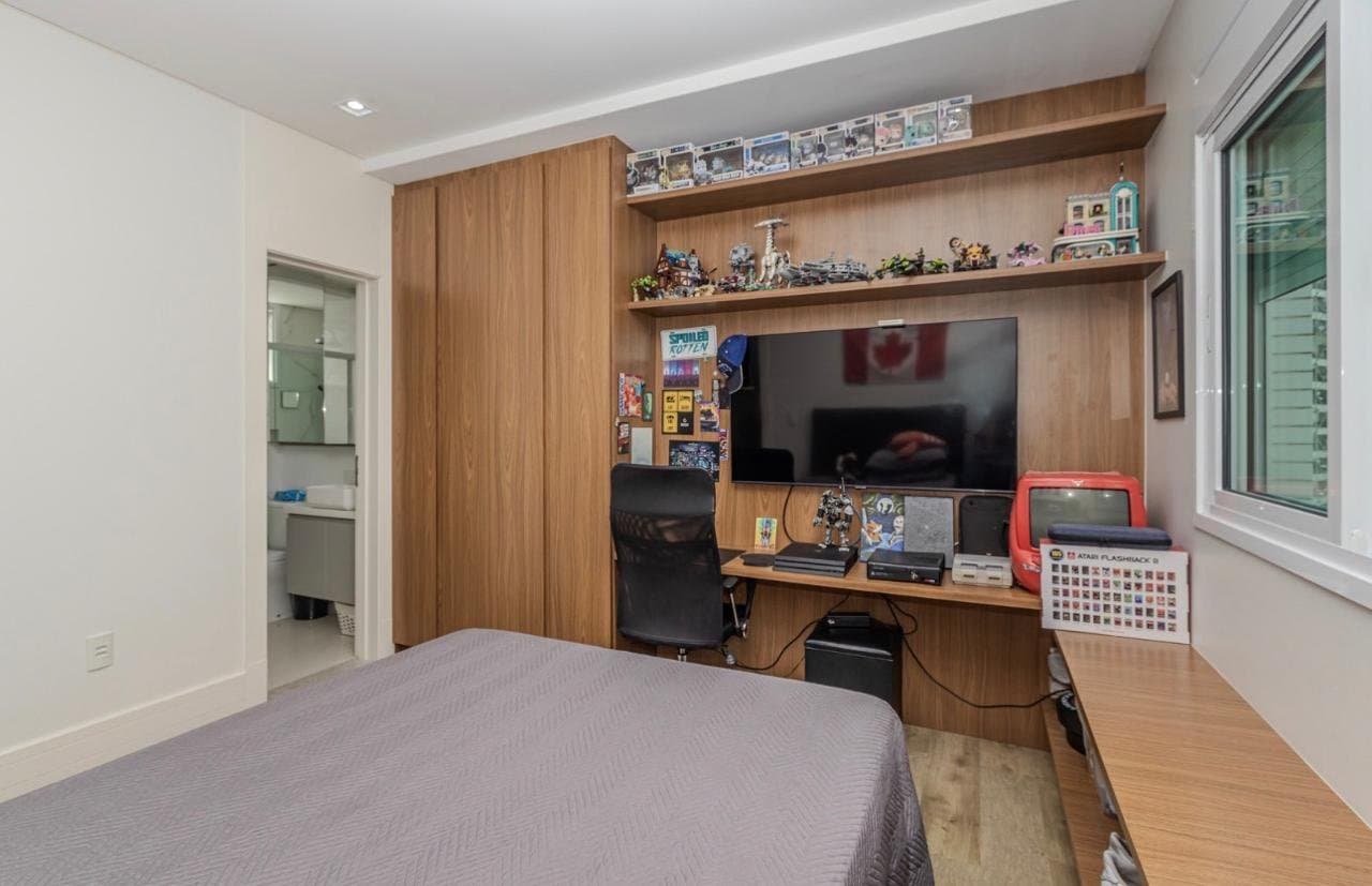 Apartamento de 4 quartos com 4 suítes e 159 m² em Bal. Camboriú