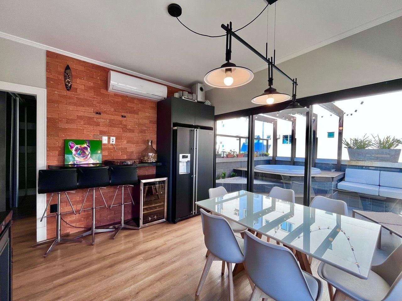 Cobertura de 2 quartos com 1 suíte e 203 m² em Bal. Camboriú