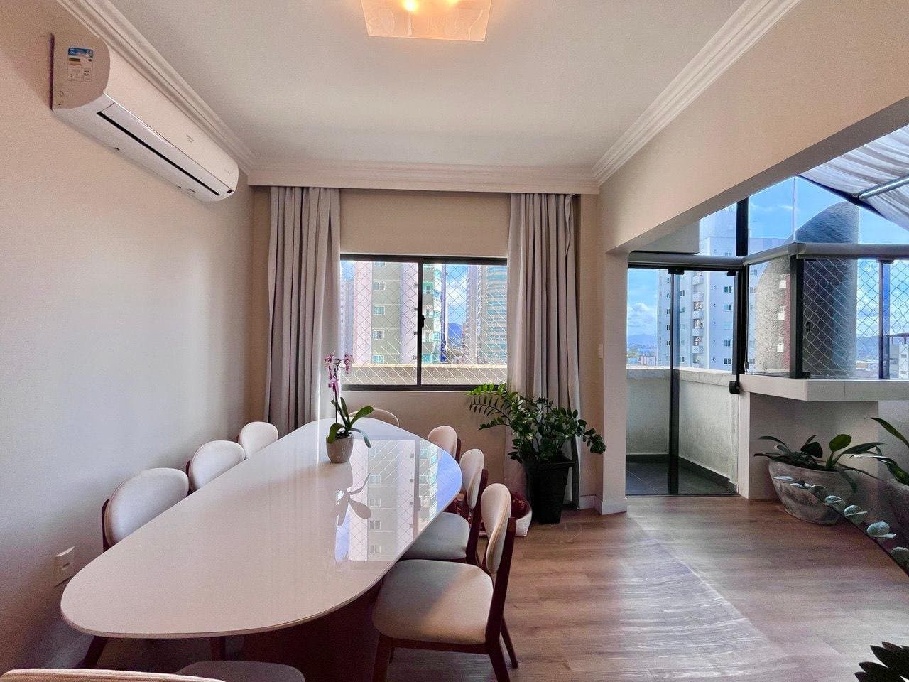 Cobertura de 2 quartos com 1 suíte e 203 m² em Bal. Camboriú