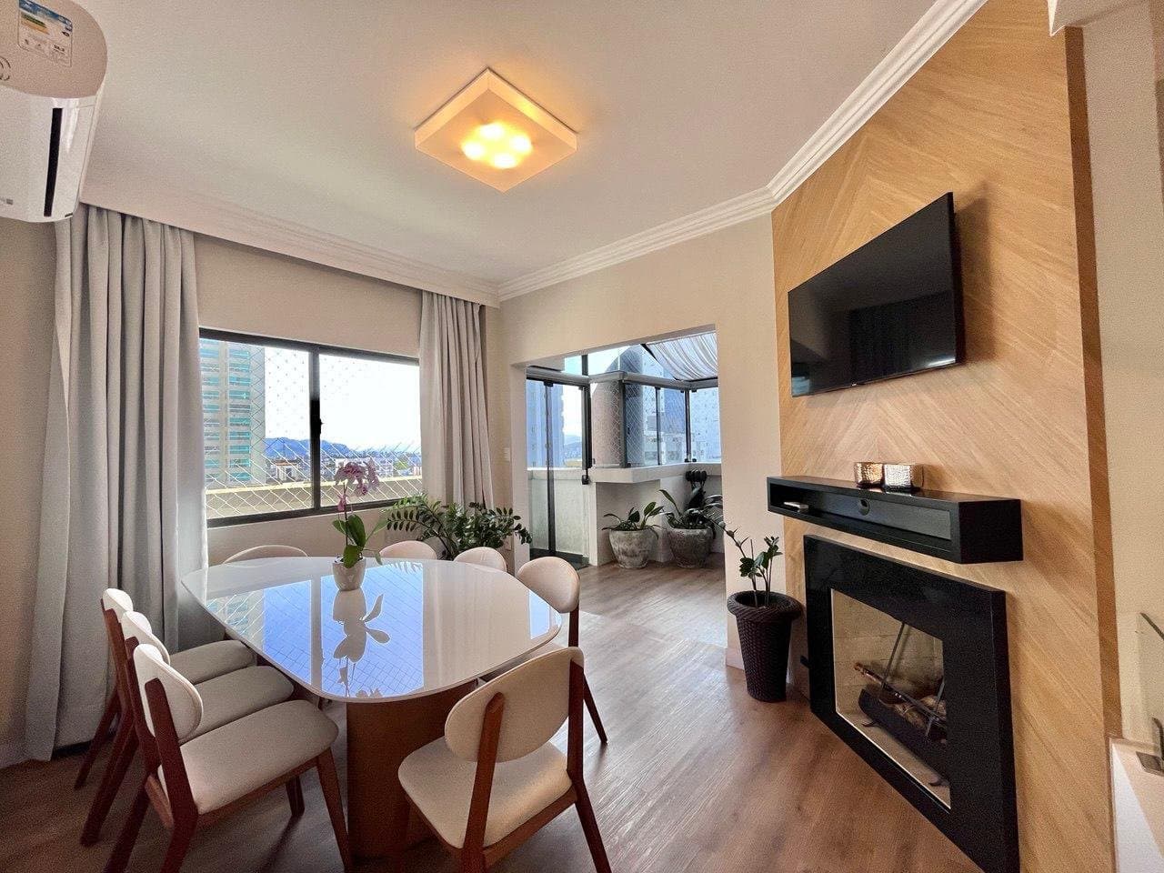 Cobertura de 2 quartos com 1 suíte e 203 m² em Bal. Camboriú