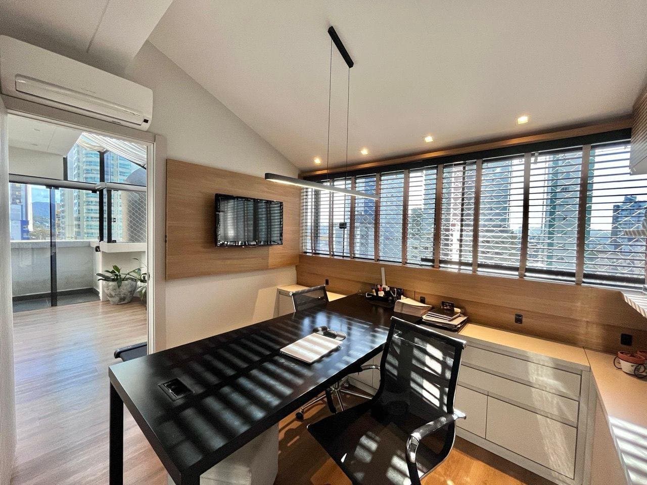 Cobertura de 2 quartos com 1 suíte e 203 m² em Bal. Camboriú