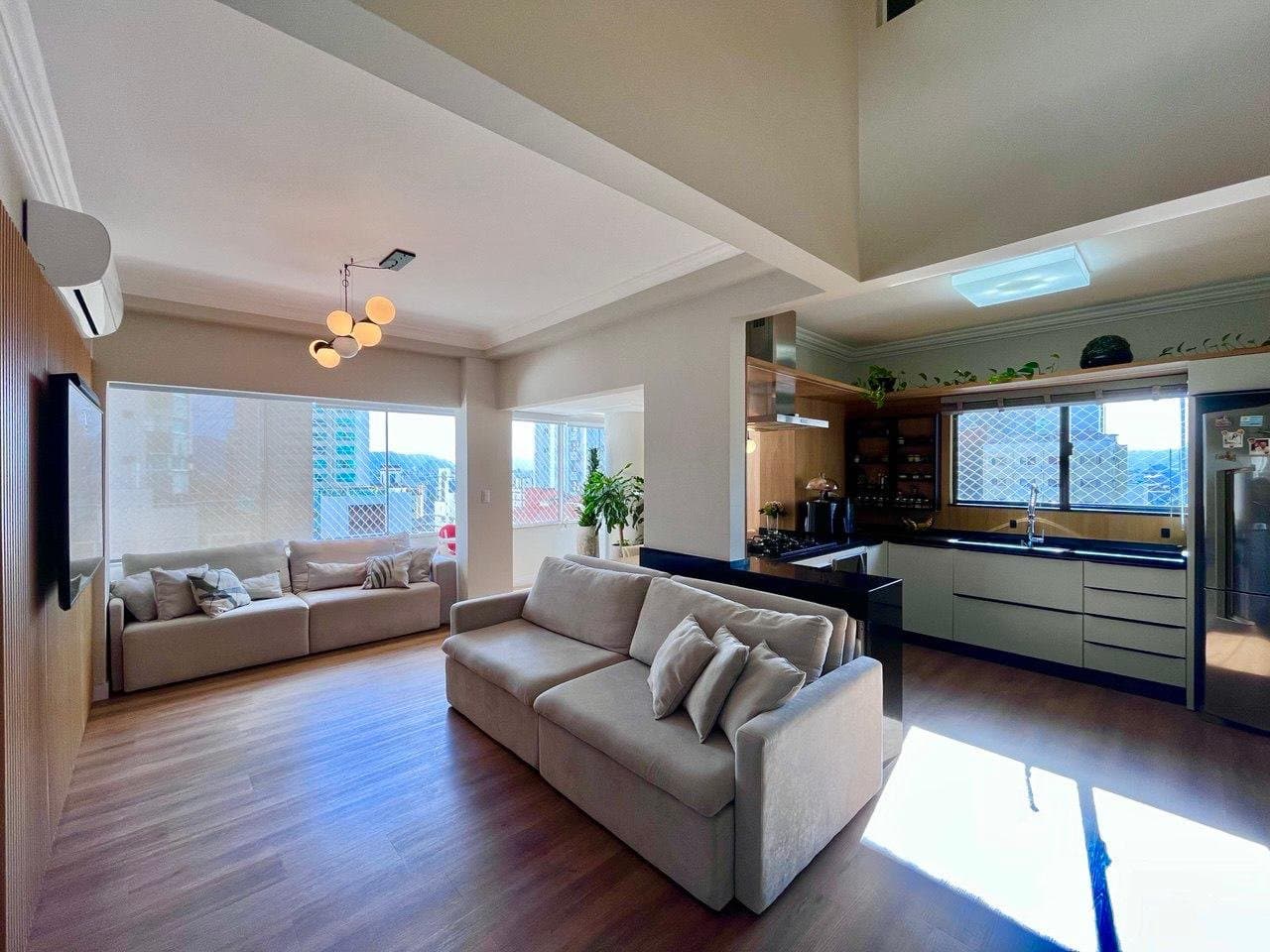 Cobertura de 2 quartos com 1 suíte e 203 m² em Bal. Camboriú
