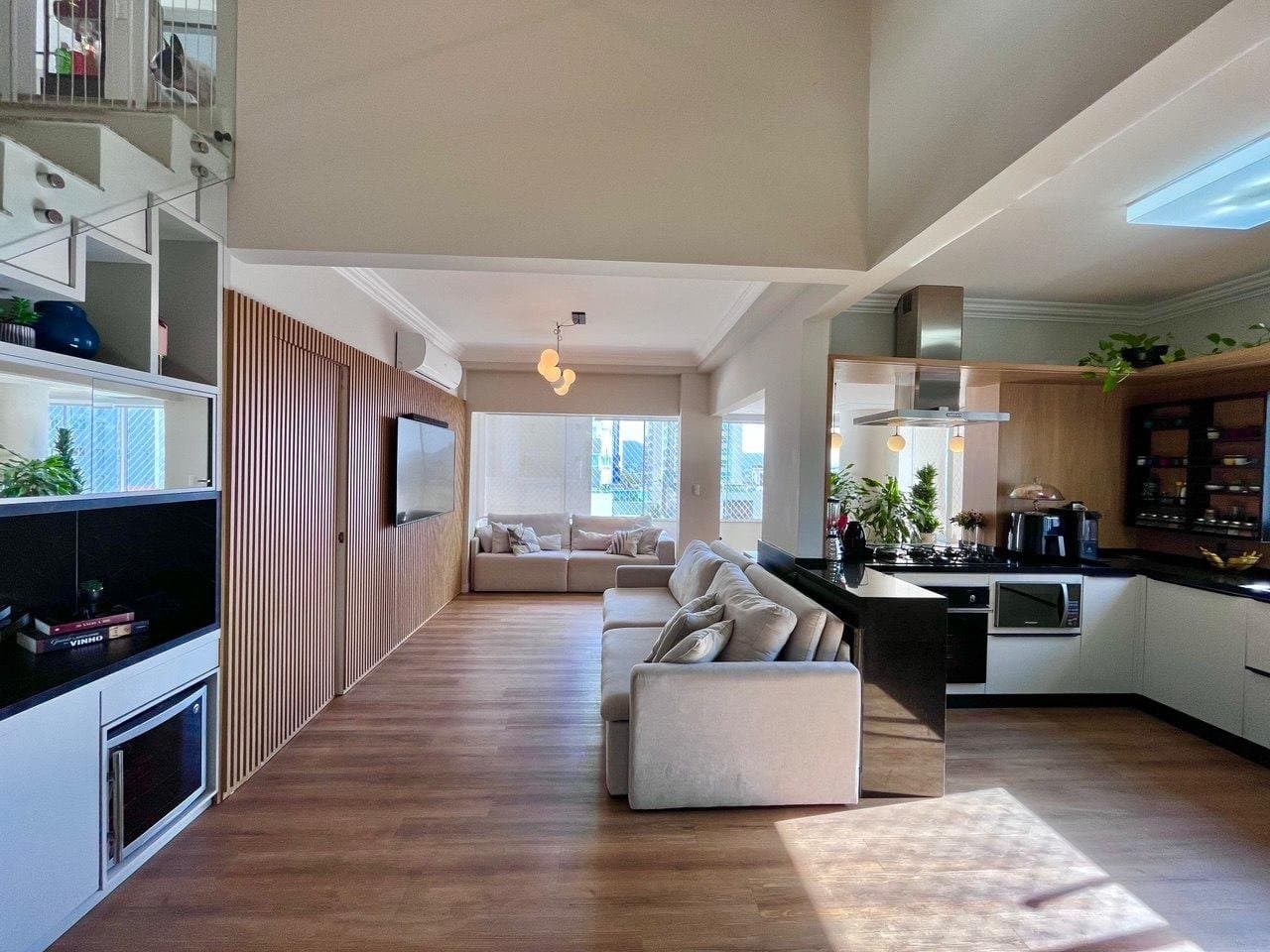 Cobertura de 2 quartos com 1 suíte e 203 m² em Bal. Camboriú